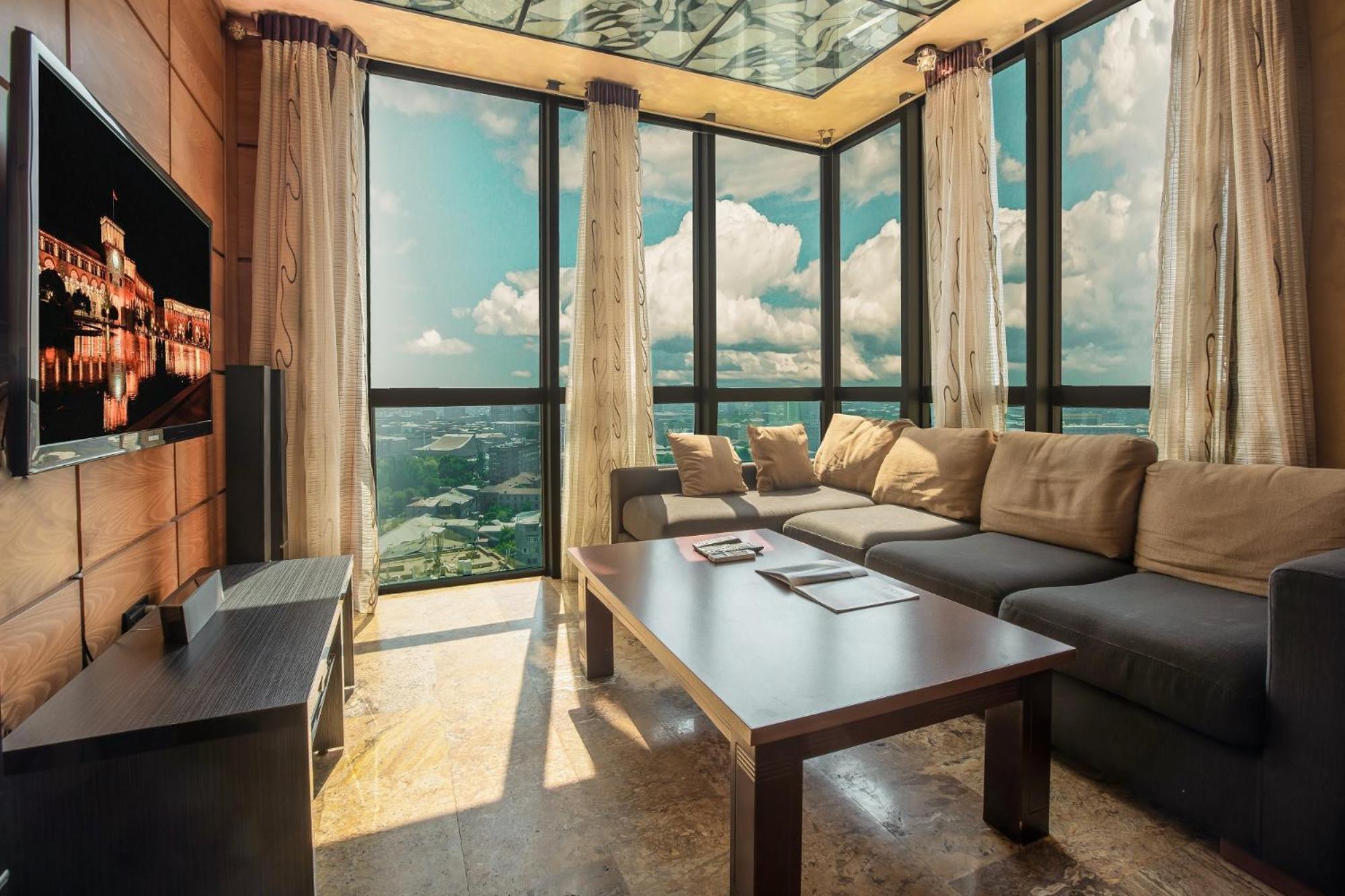 Stay Inn-Ararat View apt near Vernissage Erivan Exterior foto