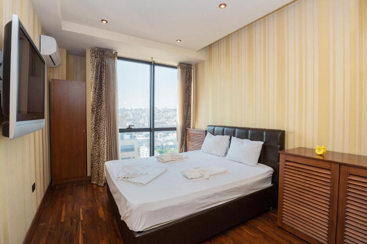 Stay Inn-Ararat View apt near Vernissage Erivan Exterior foto