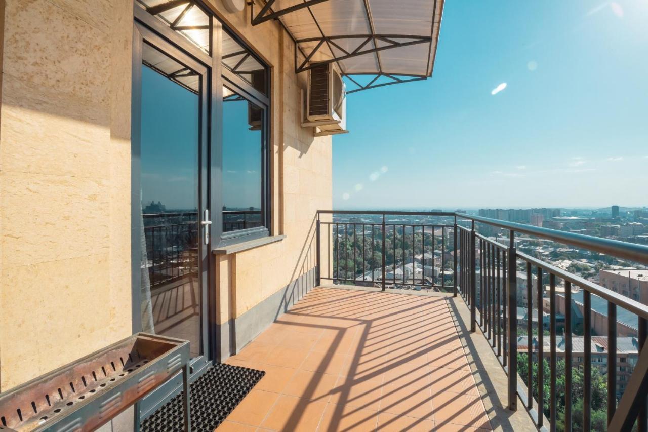Stay Inn-Ararat View apt near Vernissage Erivan Exterior foto